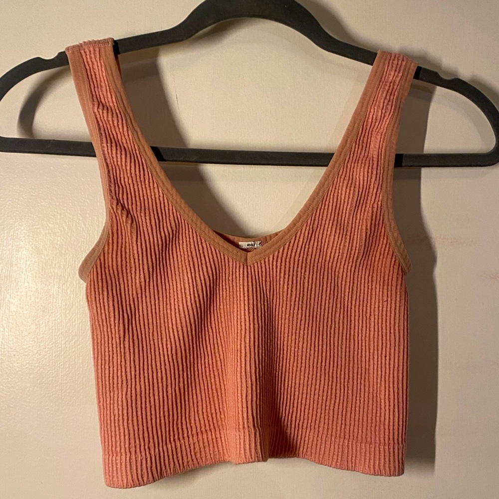 pink tank top